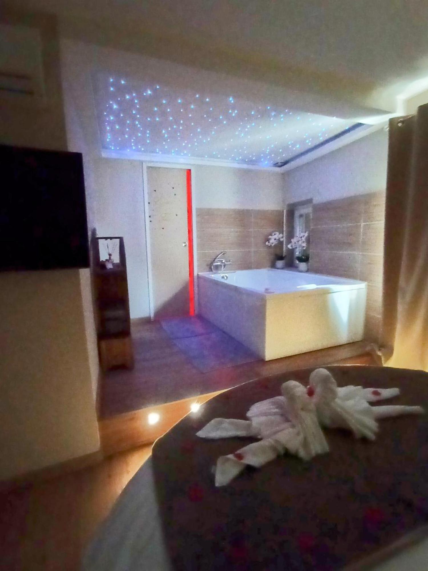 Studio Love Room Spa Baignoire Double La Ciotat Centre Port Exterior foto
