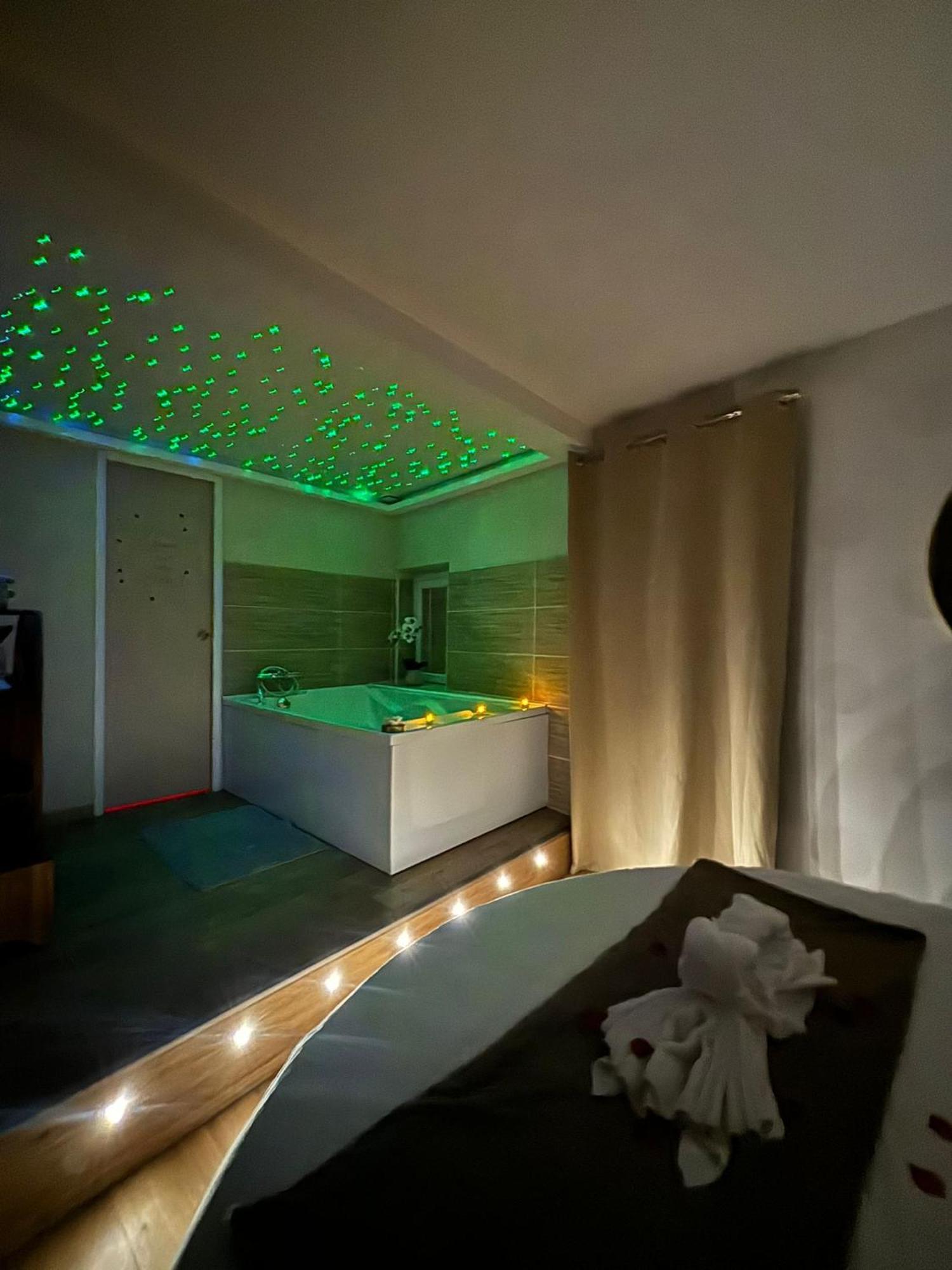 Studio Love Room Spa Baignoire Double La Ciotat Centre Port Exterior foto