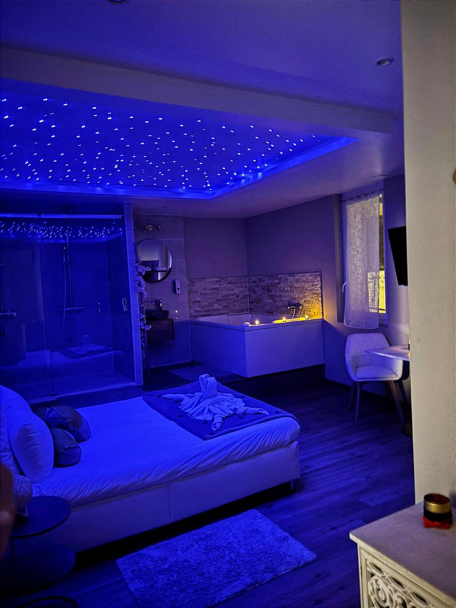 Studio Love Room Spa Baignoire Double La Ciotat Centre Port Quarto foto